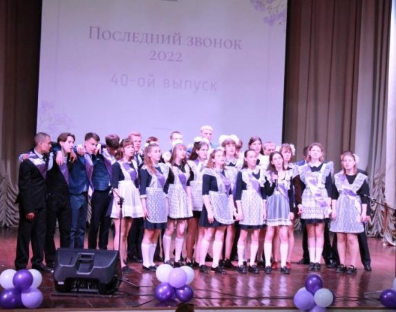 Для выпускников школ Коченёвского района прозвенели «Последние звонки»