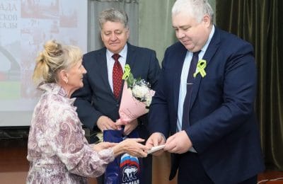 Салют и слава годовщине навеки памятного дня!