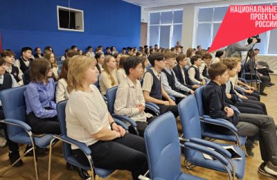 50 тысяч новосибирских школьников узнали о квантовых вычислениях и медицине будущего, «путешествуя» в микровселенной