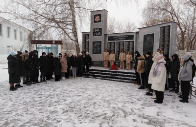 Имя твоё неизвестно, подвиг твой бессмертен!