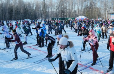 В честь 80-летия Победы: Более 15,5 тысяч новосибирцев вышли на «Лыжню России-2025»