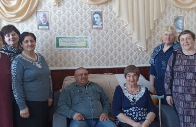 Писать стихи совсем непросто…