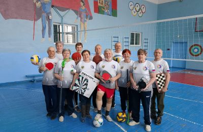 Для команды – новый спортинвентарь и футболки