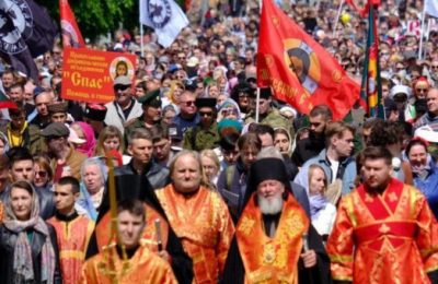 Тысячи новосибирцев приняли участие в Крестном ходе в честь Дня славянской письменности и культуры