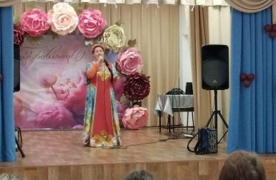 Дружно пели и плясали