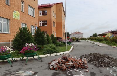 Ремонт в коченёвских детских садах: от спила аварийных деревьев до строительства новых веранд