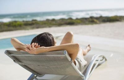 Безопасный отдых: как защититься от солнца и избежать отравлений на курорте