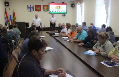 С расширенного аппаратного совещания