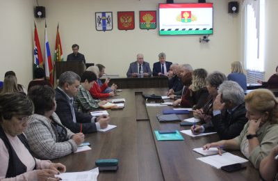 С расширенного аппаратного совещания