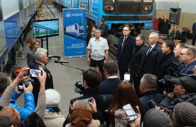 «Ермак» в бело-синей ливрее начал работать в Новосибирском метрополитене