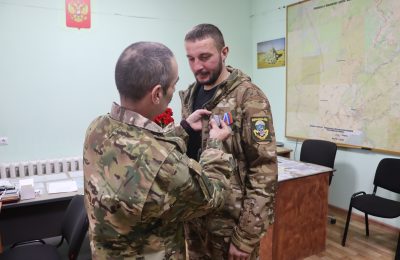 Удостоен медали «За отвагу»