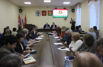 С расширенного аппаратного совещания