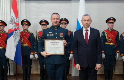 Губернатор Андрей Травников поздравил жителей Новосибирской области с 23-м февраля