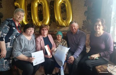 Долгожительница Коченёвского района Анна Никитична Ерфилова отпраздновала 100-летний юбилей