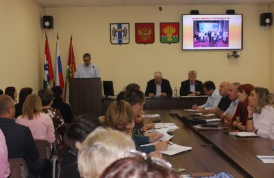 С расширенного аппаратного совещания
